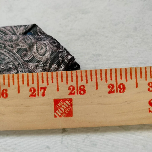 Ryan Seacrest Distinction Silk blend Skinny Necktie Tie Gray Paisley Luxury B - Picture 6 of 7